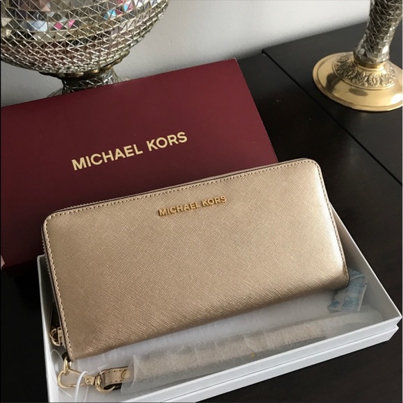 🔥SALE🔥 Michael Kors Jet Set Travel Wallet Gold - Picture 3 of 8